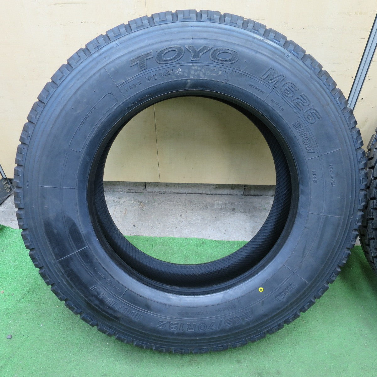 ほぼ未使用!25年!2本★トラック タイヤ 245/70R19.5 136/134J トーヨー M626 ミックス オールシーズン 19.5インチ★6021002ナスタ