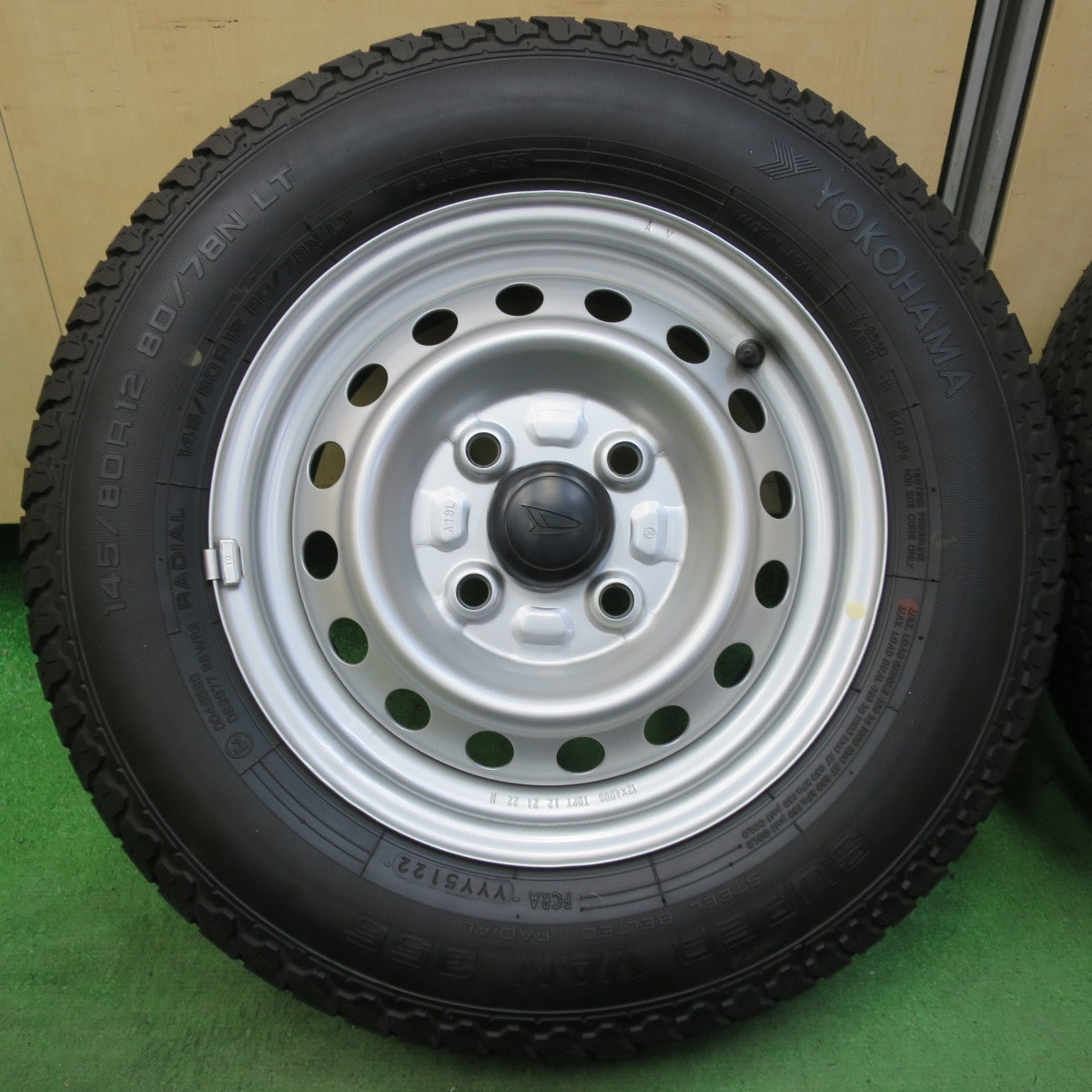 バリ溝!22年!キレイ!ほぼ10分★ダイハツ ハイゼット 純正 スチール 145/80R12 80/78N ヨコハマ SUPER VAN 355 12インチ PCD100/4H★5042507イノ