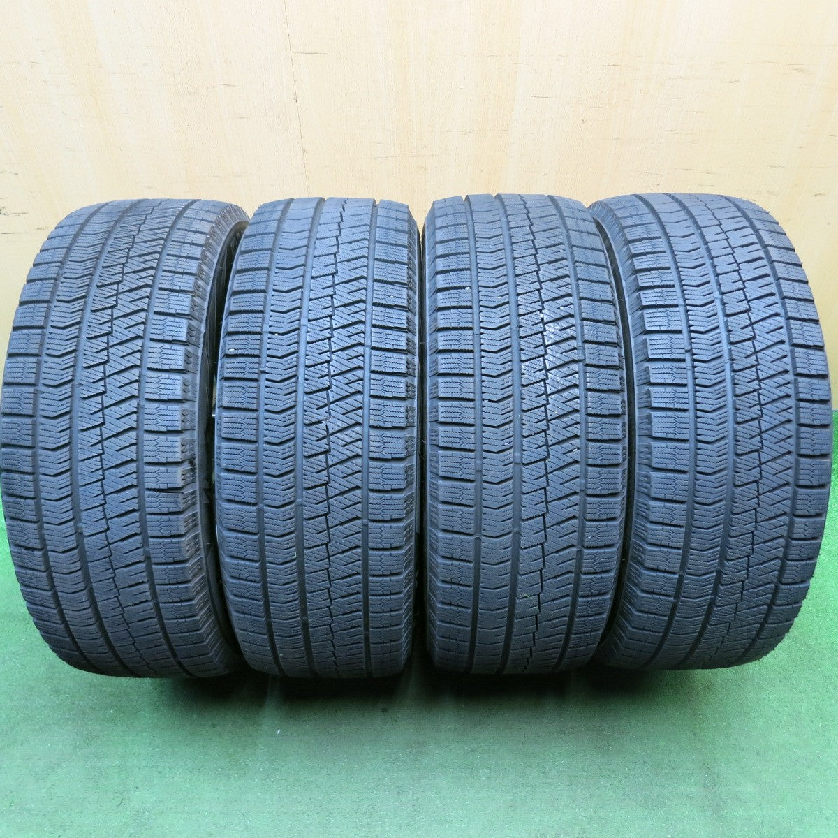 バリ溝!22年!キレイ!9.5分★スタッドレス 215/55R17 ブリヂストン ブリザック VRX2 BALMINUM バルミナ 17インチ PCD114.3/5H★5070109HAス