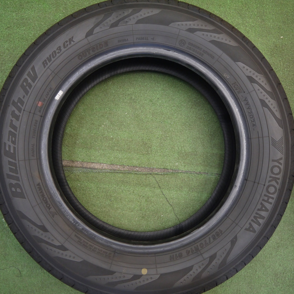 バリ溝!24年!9分★165/70R14 ヨコハマ BluEarth-RV RV03 CK ブルーアース 14インチ タイヤ アクア ヴィッツ ソリオ 等★6052009Hノタ