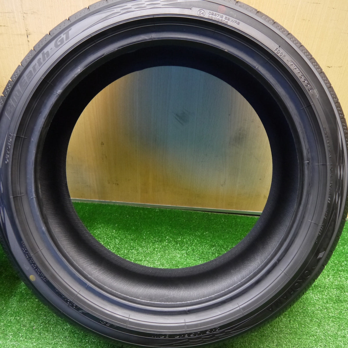 新車外し!25年★215/45R17 ヨコハマ BluEarth-GT AE51 タイヤ 17インチ プリウス ノア ヴォクシー セレナ 等★5102902Hノタ