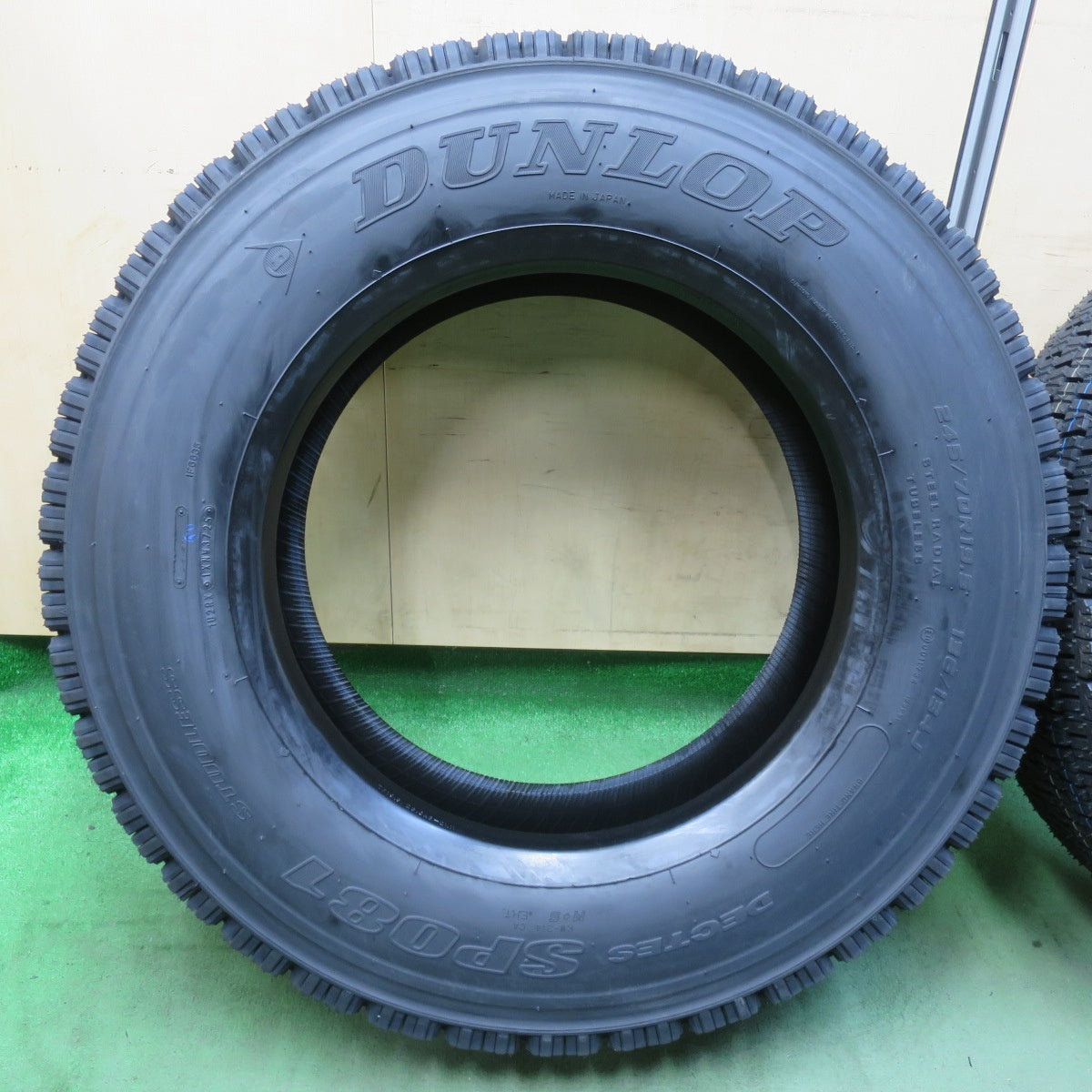未使用!25年!2本★トラック タイヤ 245/70R19.5 136/134J スタッドレス ダンロップ デクテス SP081 DECTES 19.5インチ★5111602イスタ