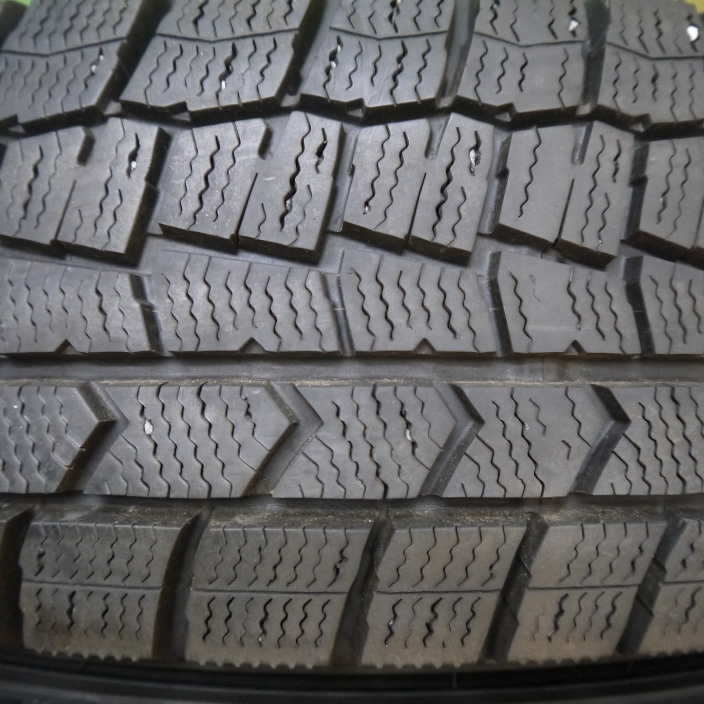 バリ溝!23年!9.5分★スタッドレス 175/65R15 ダンロップ ウインターマックス WM02 タイヤ 15インチ ヤリス アクア ヴィッツ 等★5120501Hスタ