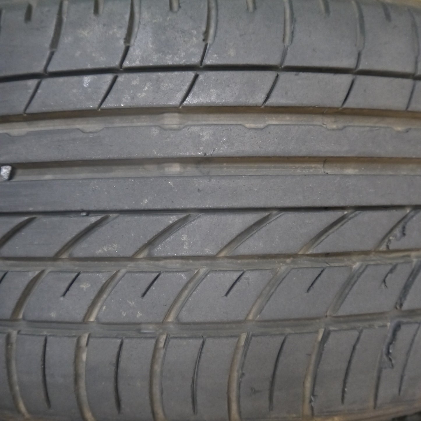 バリ溝!22年!9.5分★225/50R18 ヨコハマ PARADA PA03 ホワイトレター タイヤ 18インチ ハイエース キャラバン 等★5090302Hノタ