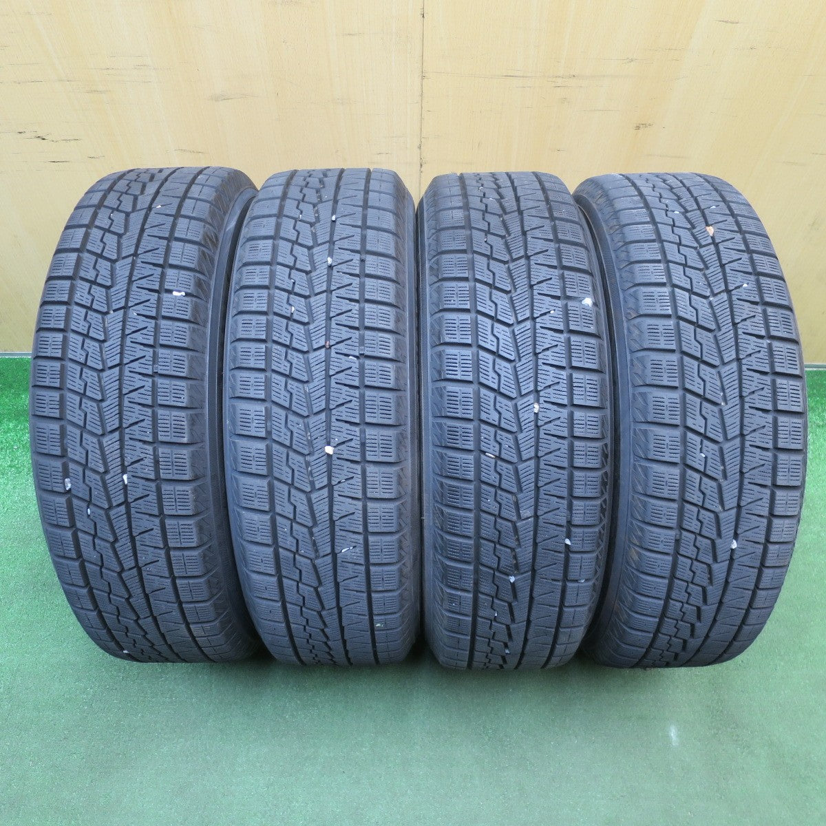 バリ溝!キレイ!9.5分以上★ラクティス 等 185/60R16 スタッドレス ヨコハマ アイスガード iG70 FEID フェイド 16インチ PCD100/5H★6032502NJス