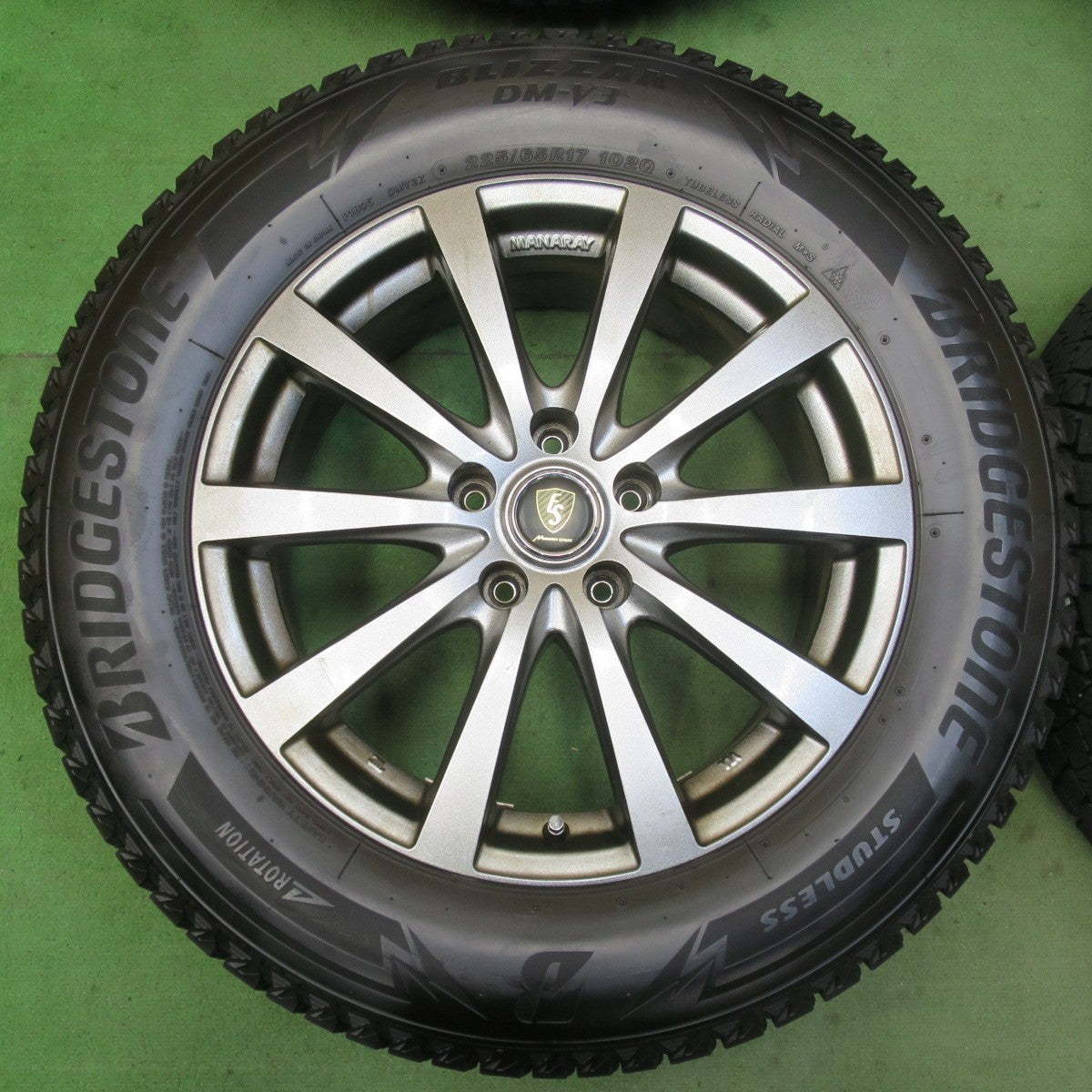 バリ溝!8.5分★スタッドレス 225/65R17 ブリヂストン ブリザック DM-V3 MANARAY SPORT マナレイスポーツ 17インチ PCD114.3/5H★5092608イス