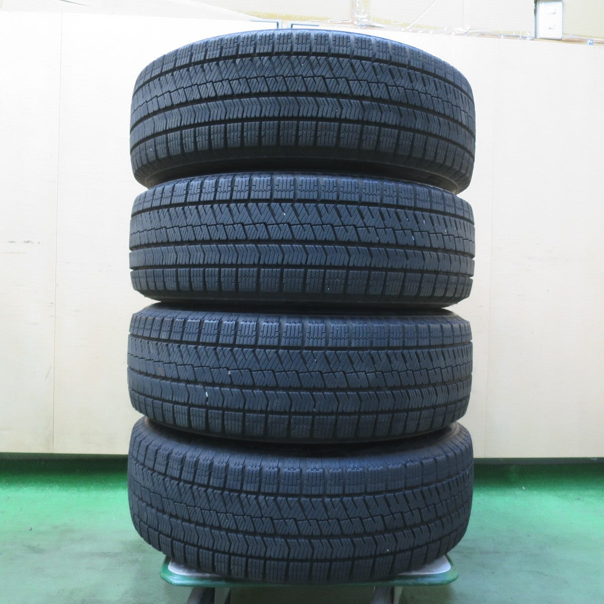 バリ溝!22年!9分★プリウス 等 195/65R15 スタッドレス ブリヂストン ブリザック VRX2 FEID フェイド 15インチ PCD100/5H★6051006イス