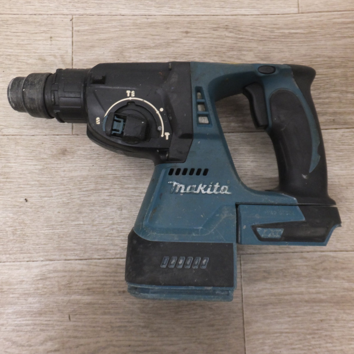 現状品★マキタ makita 24mm 充電式ハンマドリル HR242DRFXV 18V 本体のみ★