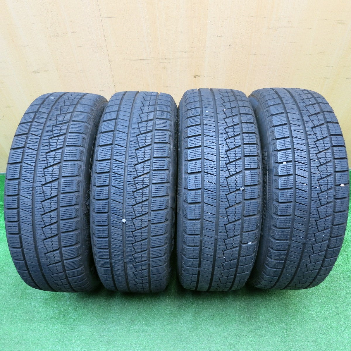 バリ溝!23年!ほぼ10分★スタッドレス 205/60R16 ネクセン ウィンガード ice2 AIZE 社外 アルミ 16インチ PCD114.3/5H★5111306HAス