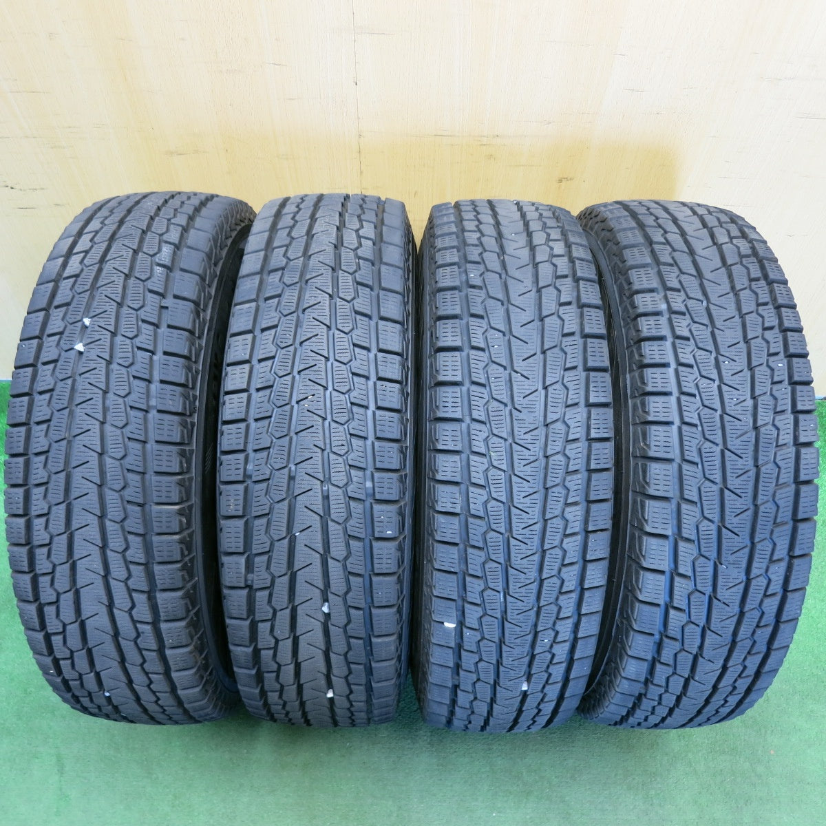 バリ溝!9.5分★トヨタ ハイエース 純正 スチール 195/80R15 107/105L スタッドレス ヨコハマ アイスガード G075 15インチ PCD139.7/6H★6051402HAス
