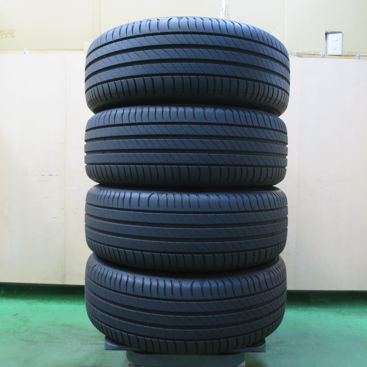 バリ溝!24年!キレイ!9分★ホンダ RU ヴェゼル Zグレード 純正 215/55R17 ミシュラン プライマシー4 17インチ PCD114.3/5H★5082607イノ