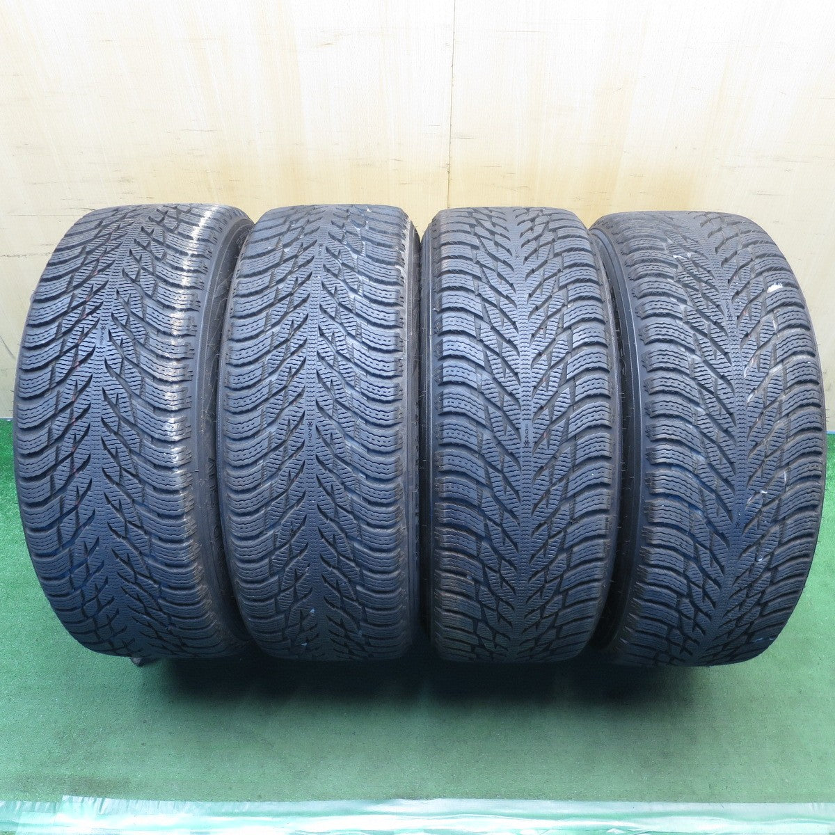 バリ溝!キレイ!9.5分◎BMW 等 MAK RAPP 255/55R20 スタッドレス ノキアン ハッカペリッタ R3 SUV マック ラップ 20インチ PCD112/5H◎6091901NJス