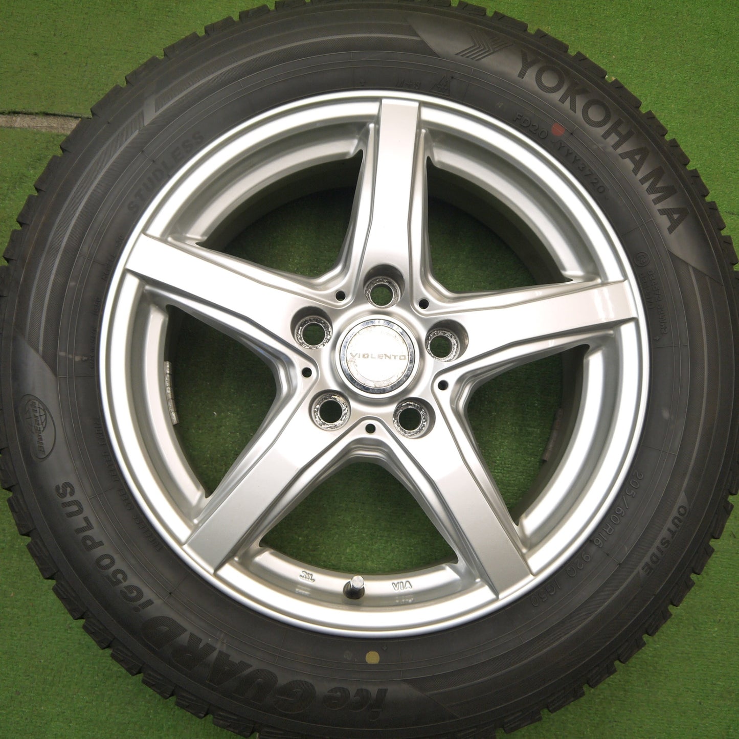 バリ溝!キレイ!9.5分★スタッドレス 205/60R16 ヨコハマ アイスガード iG50 プラス VIOLENTO ヴィオレント 16インチ PCD114.3/5H★5041401Hス