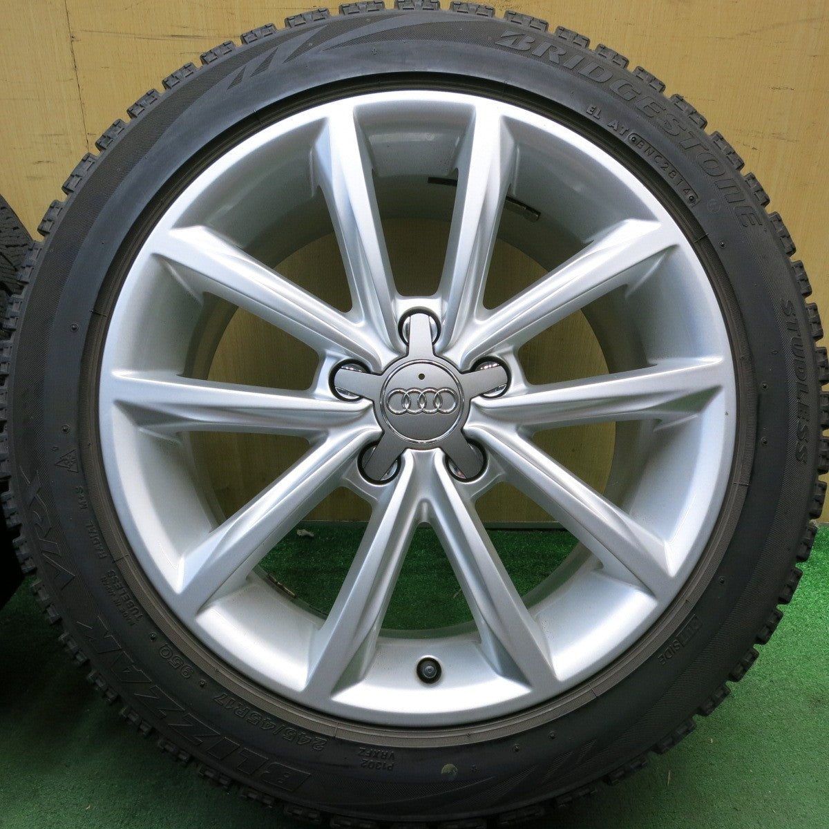 バリ溝!8.5分★アウディ TT 純正 245/45R17 スタッドレス ブリヂストン ブリザック VRX 17インチ PCD112/5H★5092701HAス