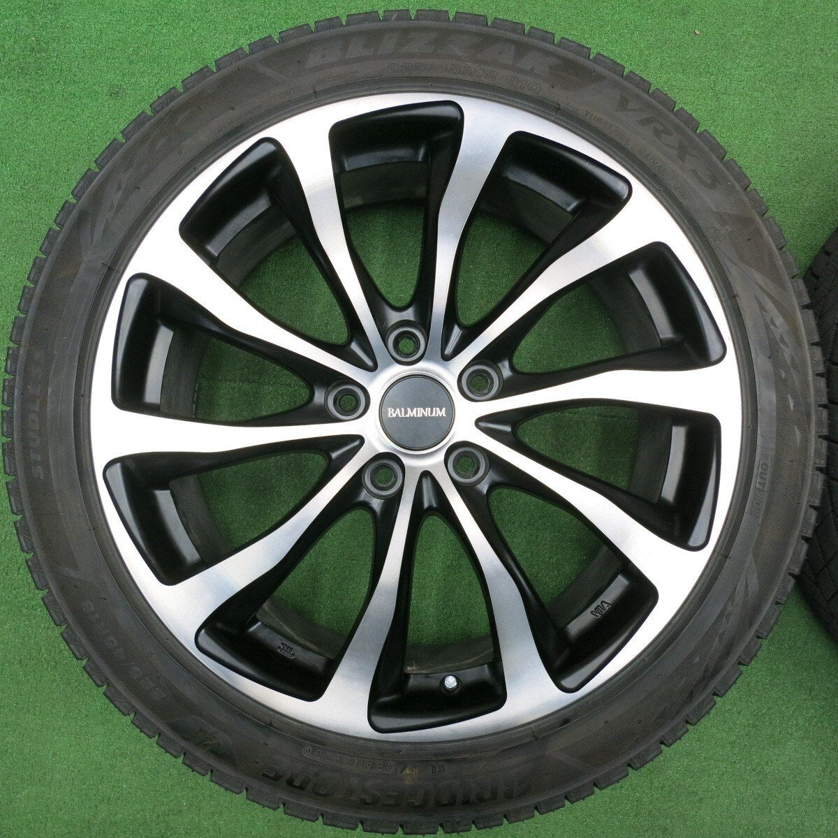 バリ溝!23年!キレイ!9.5分★スタッドレス 225/45R18 ブリヂストン ブリザック VRX3 BALMINUM バルミナ 18インチ PCD114.3/5H★5011904NJス