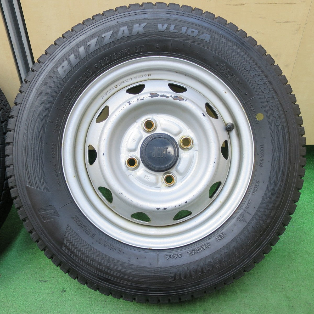 バリ溝!24年!9.5分★スタッドレス 145/80R12 86/84N ブリヂストン ブリザック VL10A スチール ホイール 12インチ PCD100/4H★5051201イス