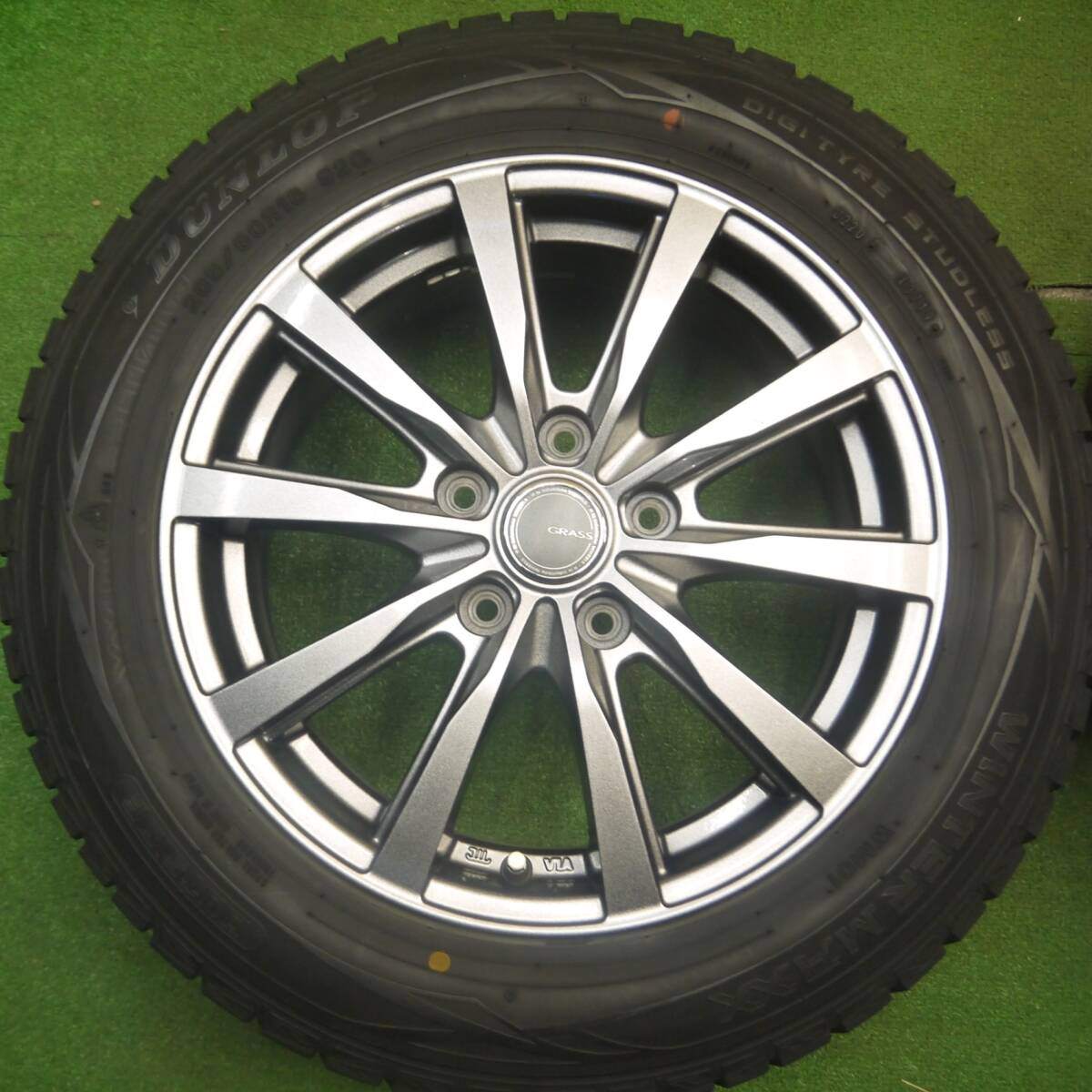 キレイ★スタッドレス 205/60R16 ダンロップ ウインターマックス WM01 GRASS グラス 16インチ PCD114.3/5H★5012110Hス