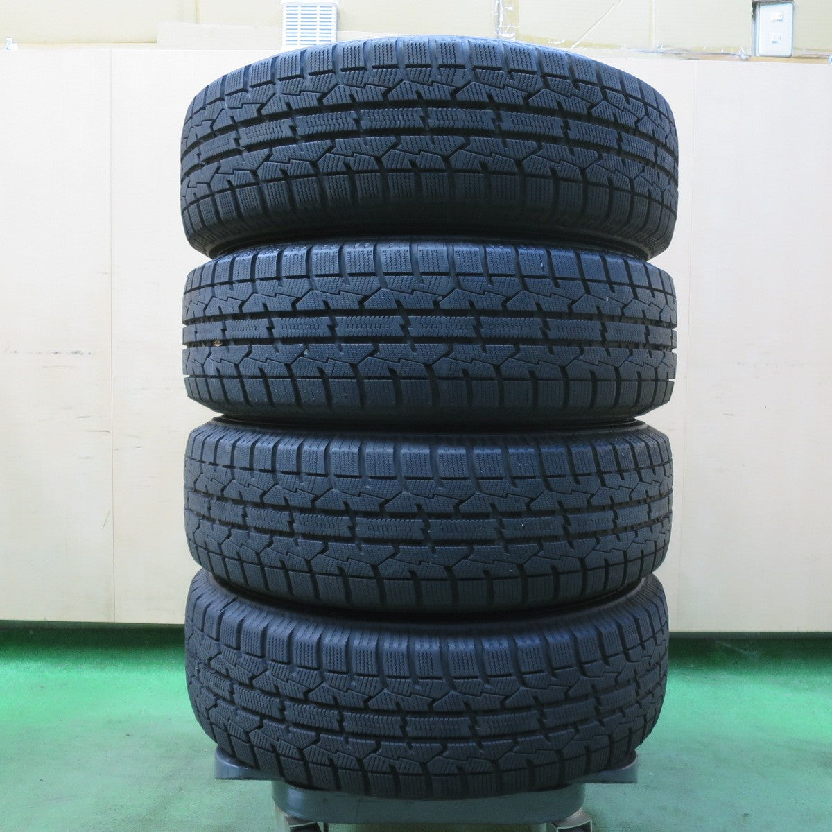 バリ溝!23年!ほぼ10分★スタッドレス 175/70R14 トーヨー オブザーブ ガリット GIZ SIBILLA NEXT XS-6 シビラ 14インチ PCD100/4H★5101408イス