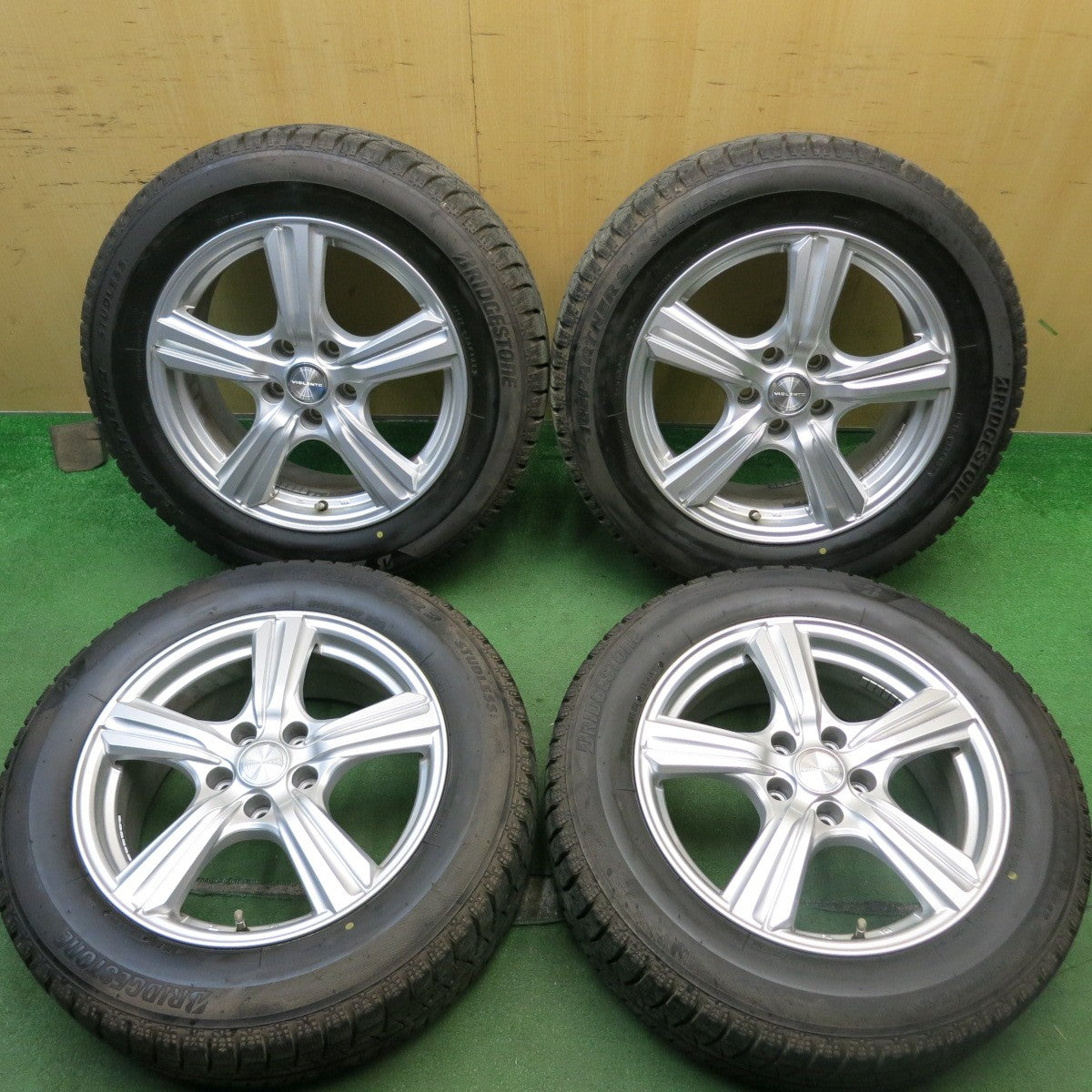 バリ溝!23年!9.5分★スタッドレス 215/60R17 ブリヂストン アイスパートナー2 VIOLENTO KS ヴィオレント 17インチ PCD114.3/5H★5070501HAス