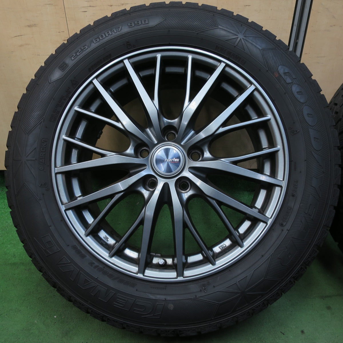 キレイ★スタッドレス 225/60R17 グッドイヤー アイスナビ6 ravrion RM01 ラブリオン 17インチ PCD114.3/5H★5061904TTス
