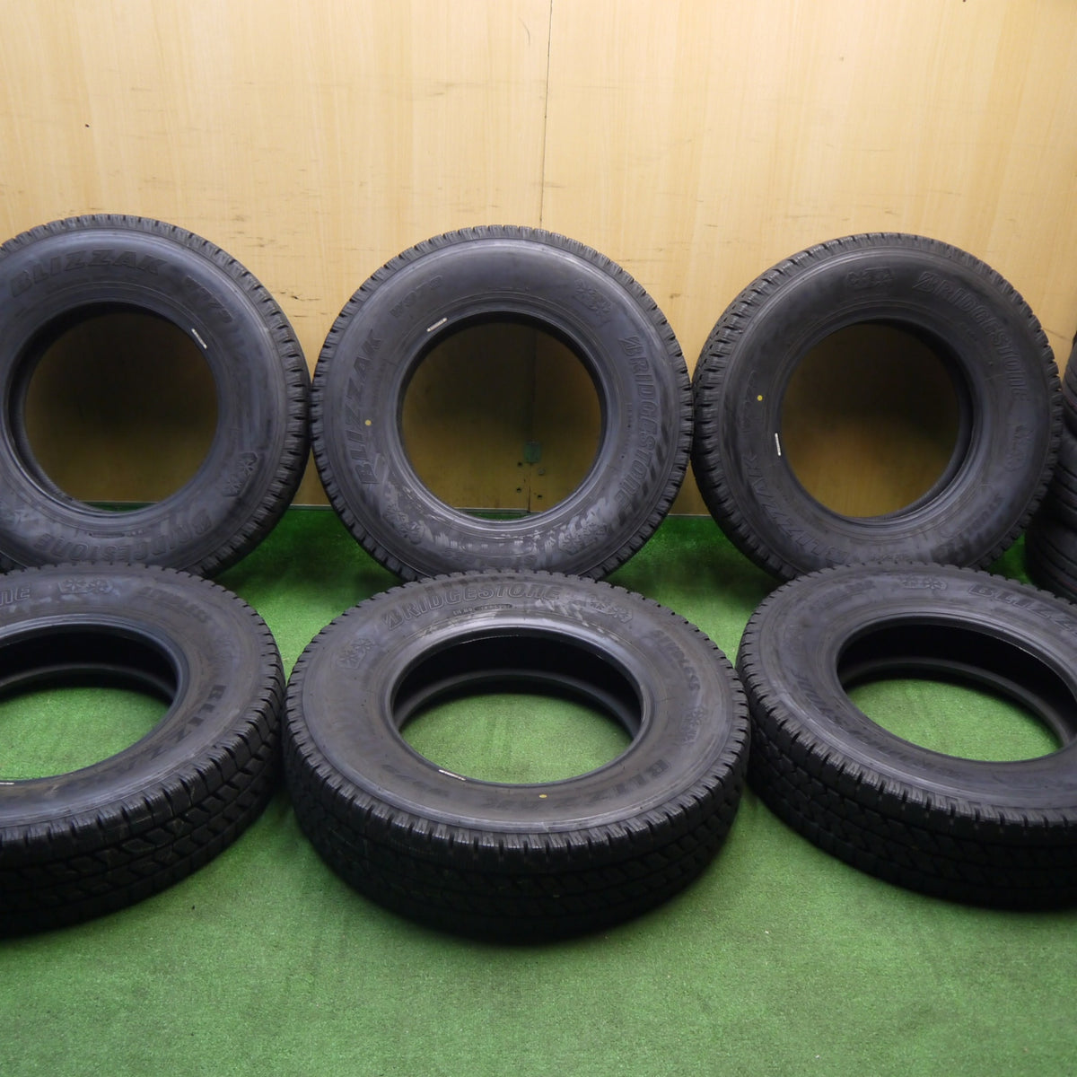 バリ溝!21年!9分!6本★トラック タイヤ 205/85R16 117/115L スタッドレス ブリヂストン ブリザック W979 16インチ★5122305Hスタ