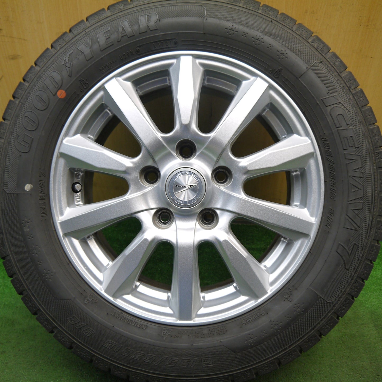 バリ溝!21年!キレイ!9分!1本★スタッドレス 195/65R15 グッドイヤー アイスナビ7 JOKER ジョーカー 15インチ PCD114.3/5H★5060608Hス