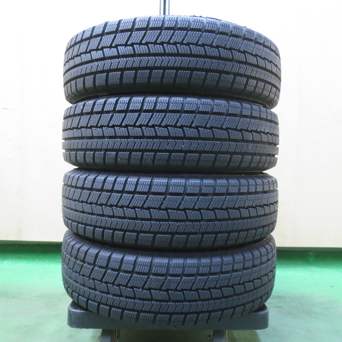 バリ溝!24年!キレイ!ほぼ10分★スタッドレス 155/65R14 ハイフライ Win-turi 216 EMBELY S10 エンベリー 14インチ PCD100/4H★5122306イス