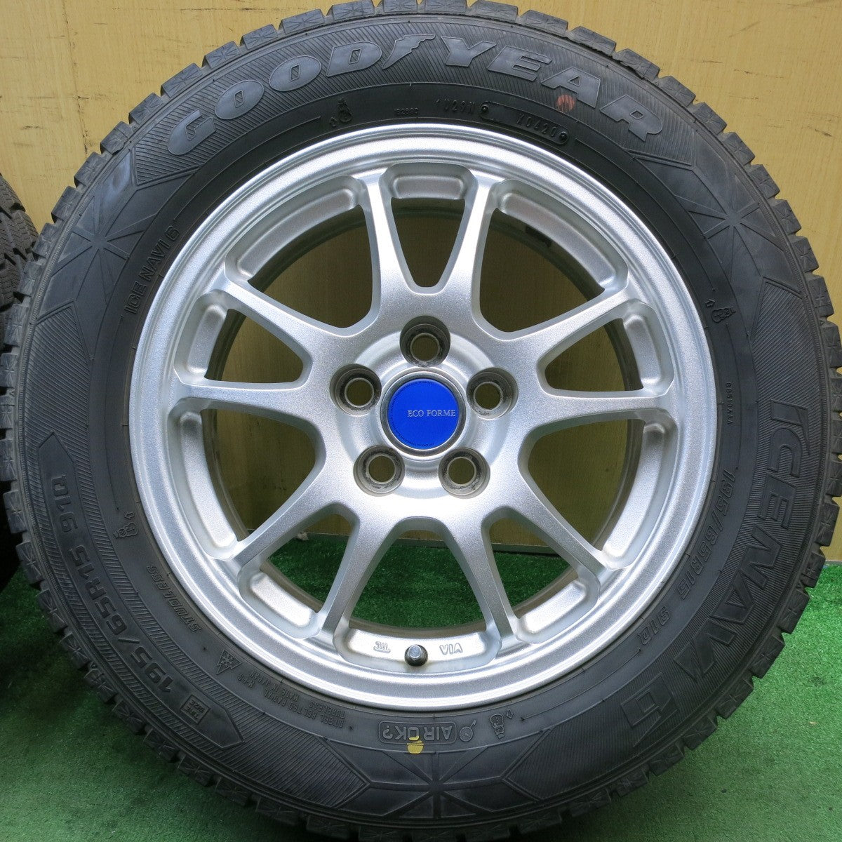 バリ溝!8.5分★プリウス 等 195/65R15 スタッドレス グッドイヤー アイスナビ6 ECO FORME エコフォルム 15インチ PCD100/5H★5081007HAス