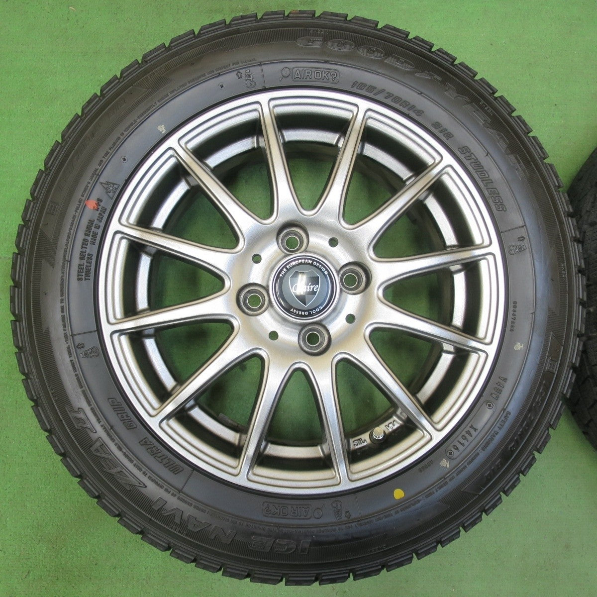 超バリ溝!キレイ!ほぼ10分★スタッドレス 165/70R14 グッドイヤー アイスナビ ZEA2 Claire クレール 14インチ PCD100/4H★5032408イス