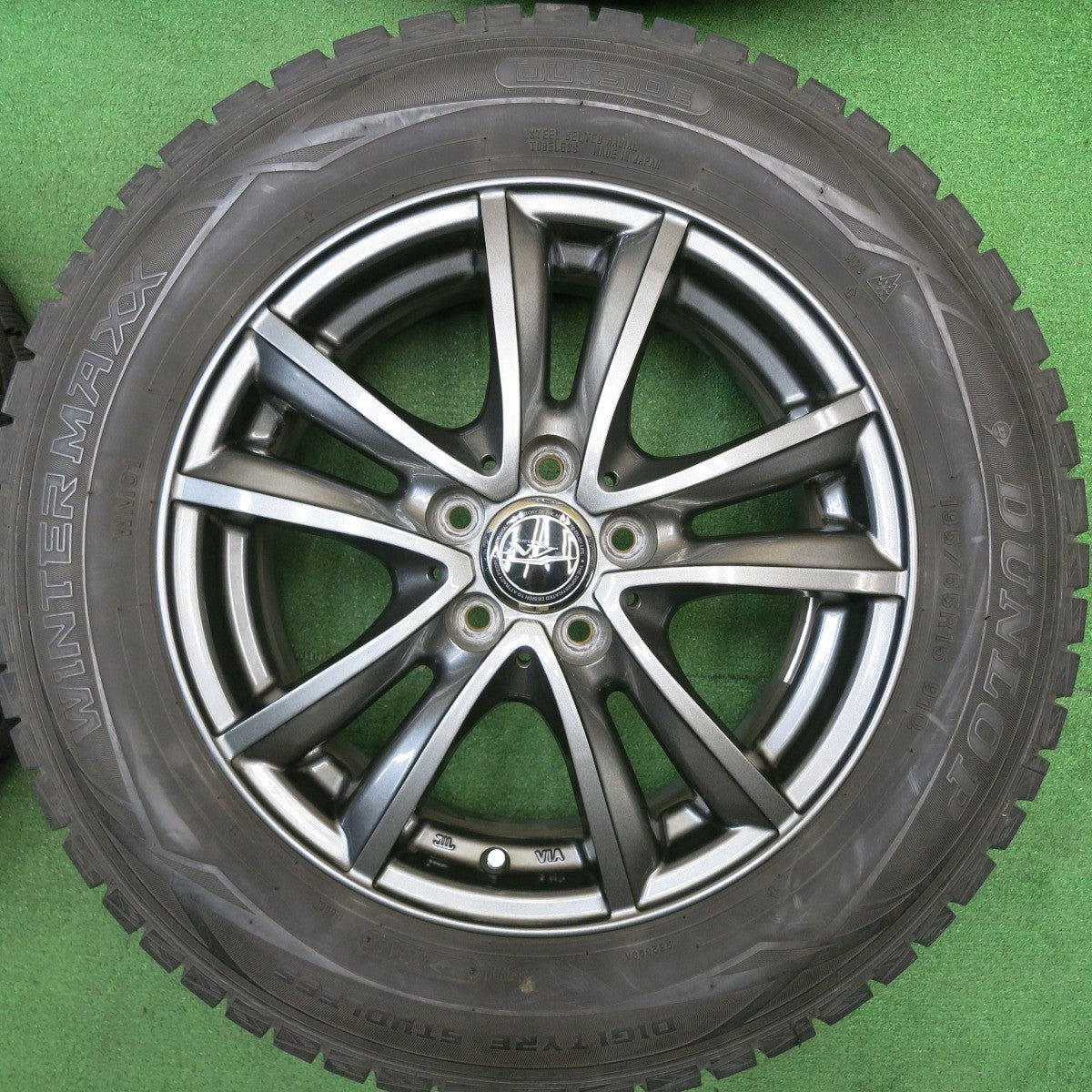 キレイ★プリウス 等 195/65R15 スタッドレス ダンロップ ウインターマックス WM01 NIRVANA NV ニルヴァーナ ニルバーナ 15インチ PCD100/5H★5041804TNス