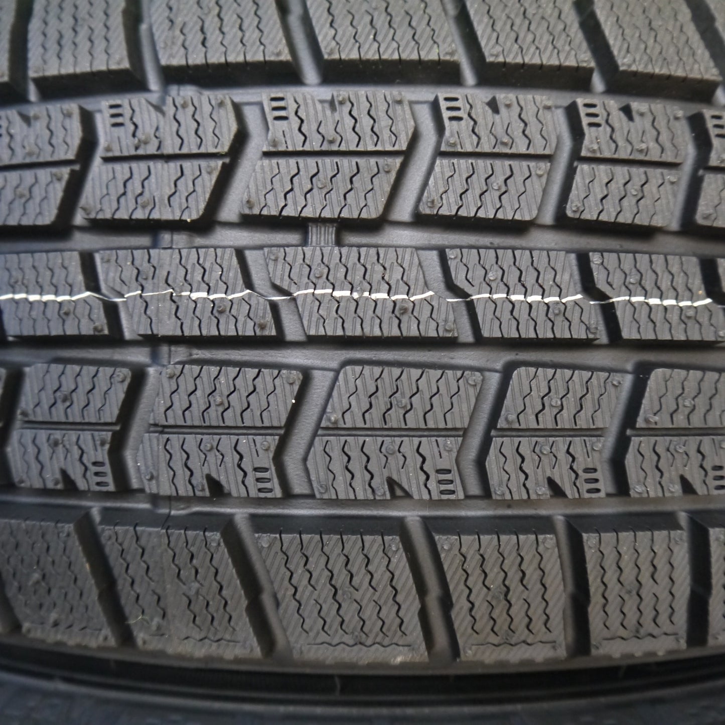 未使用!25年★スタッドレス 195/65R15 グッドイヤー アイスナビ7 タイヤ 15インチ ノア ヴォクシー ステップワゴン プリウス エスクァイア 等★6031602Hスタ