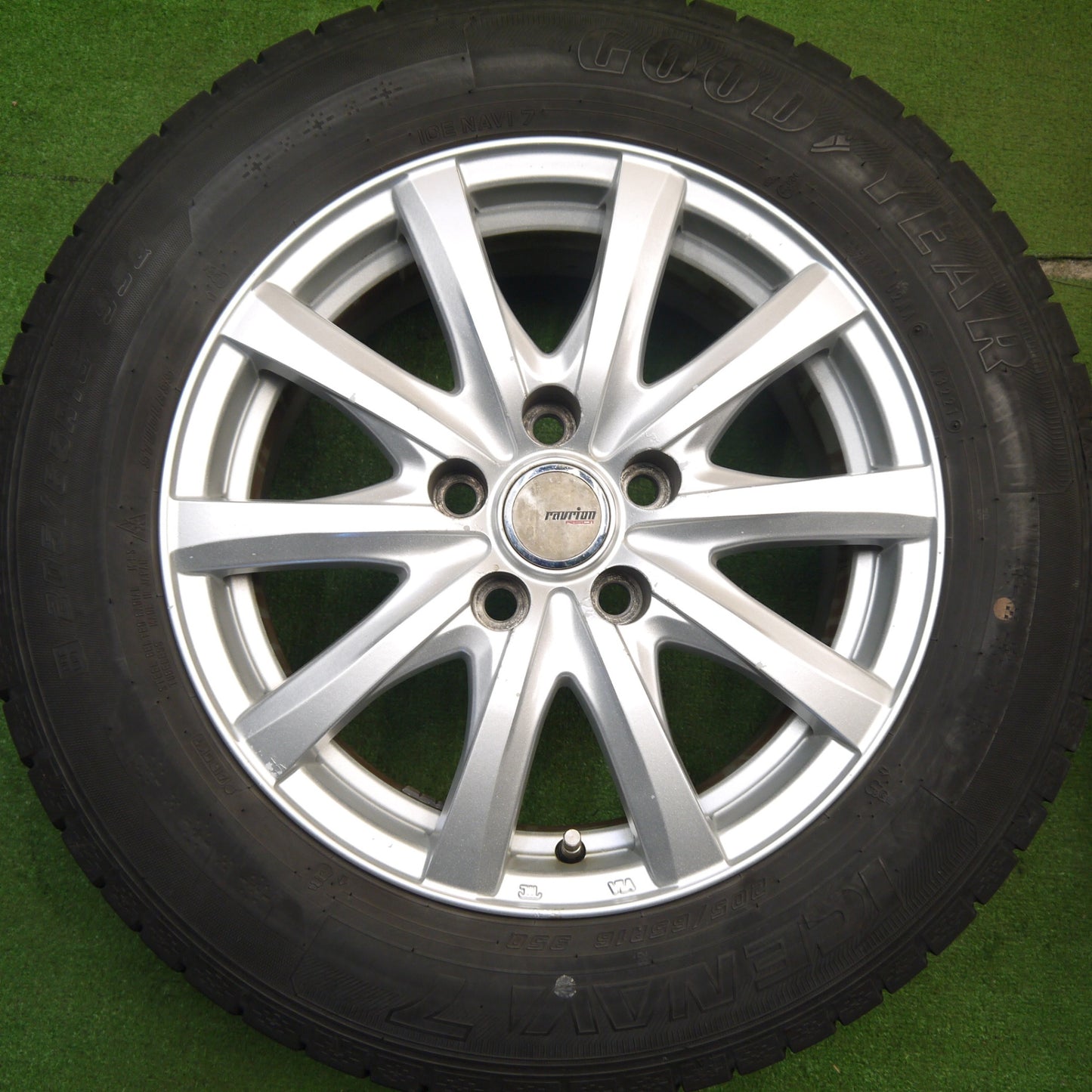 バリ溝!21年!8.5分★スタッドレス 205/65R16 グッドイヤー アイスナビ7 ravrion RS01 ラブリオン 16インチ PCD114.3/5H★5041604Hス