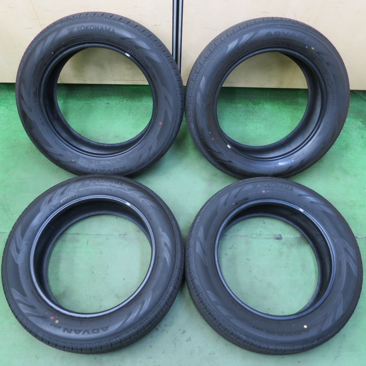 新車外し!25年★225/60R18 ヨコハマ アドバン V03 V03A タイヤ 18インチ 40系 アルファード ヴェルファイア レクサス NX 等★5091110イノタ