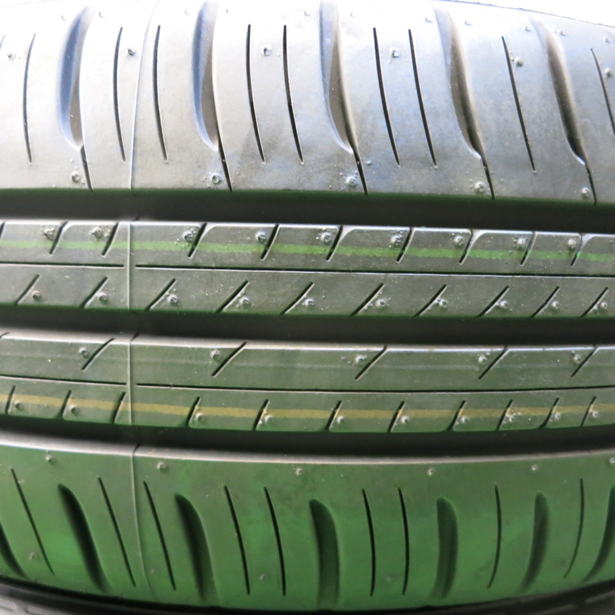 新車外し!25年★195/65R16 ダンロップ エナセーブ EC300+ タイヤ 16インチ ライズ ロッキー 等★5110802HAノタ