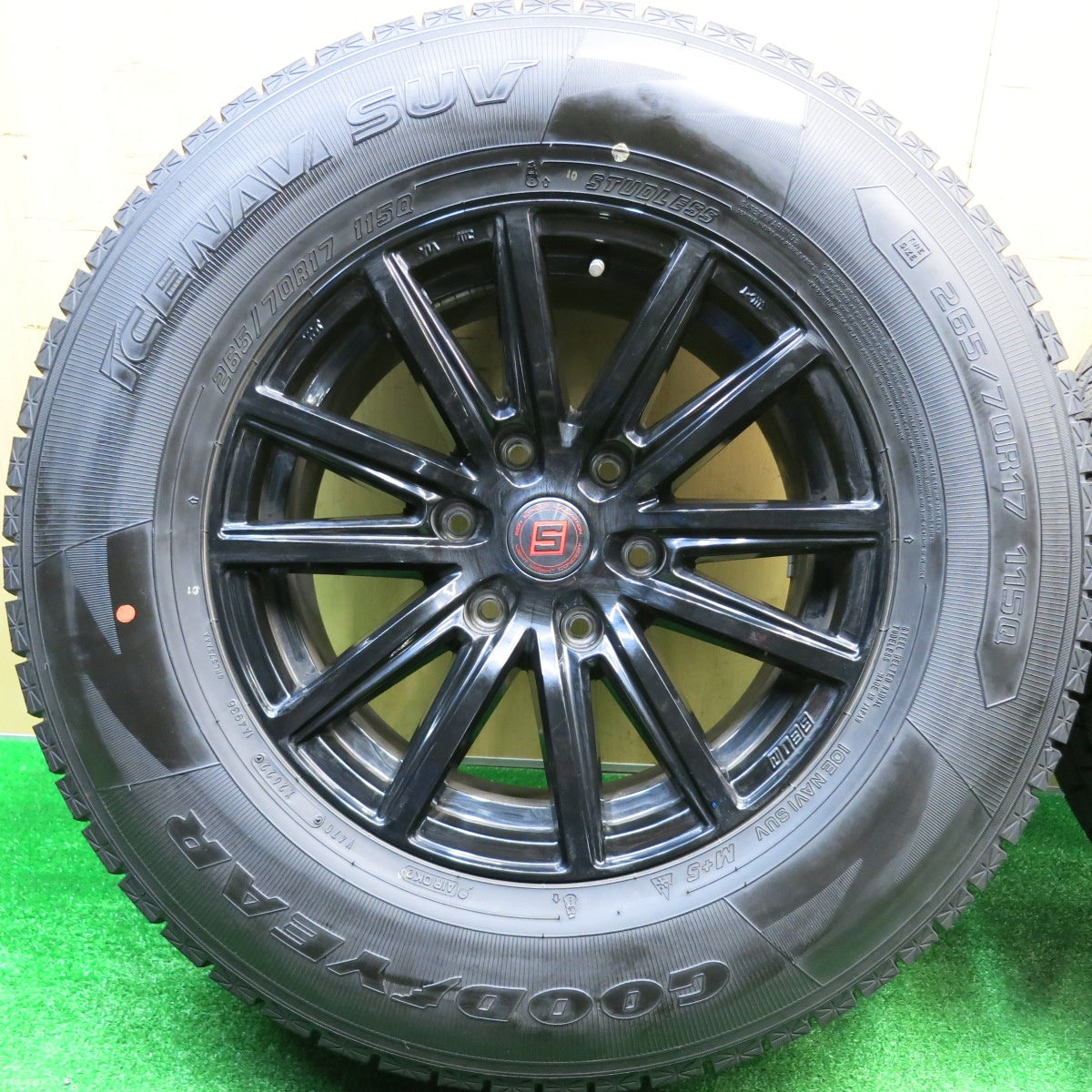 バリ溝!22年!9.5分★スタッドレス 265/70R17 グッドイヤー アイスナビ SUV SEIN ザイン 17インチ PCD139.7/6H★5103006HAス