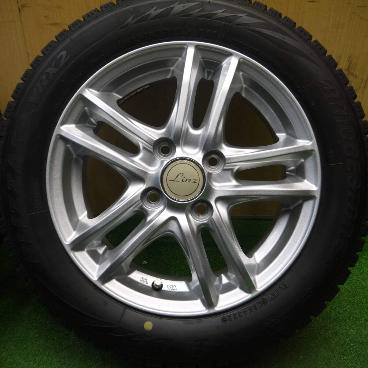 バリ溝!22年!キレイ!9.5分以上★スタッドレス 155/65R14 ブリヂストン ブリザック VRX2 Linz 14インチ PCD100/4H★4122307Hス