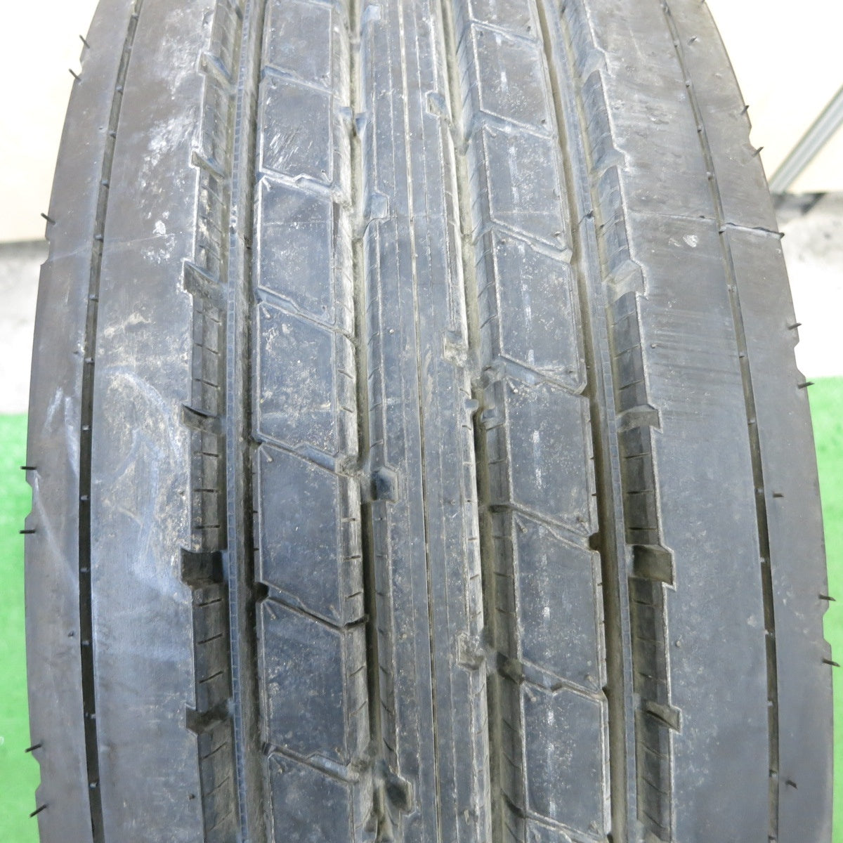 未使用!1本★トラック タイヤ 215/70R17.5 123/121J ブリヂストン R173 17.5インチ★5070202ナノタ