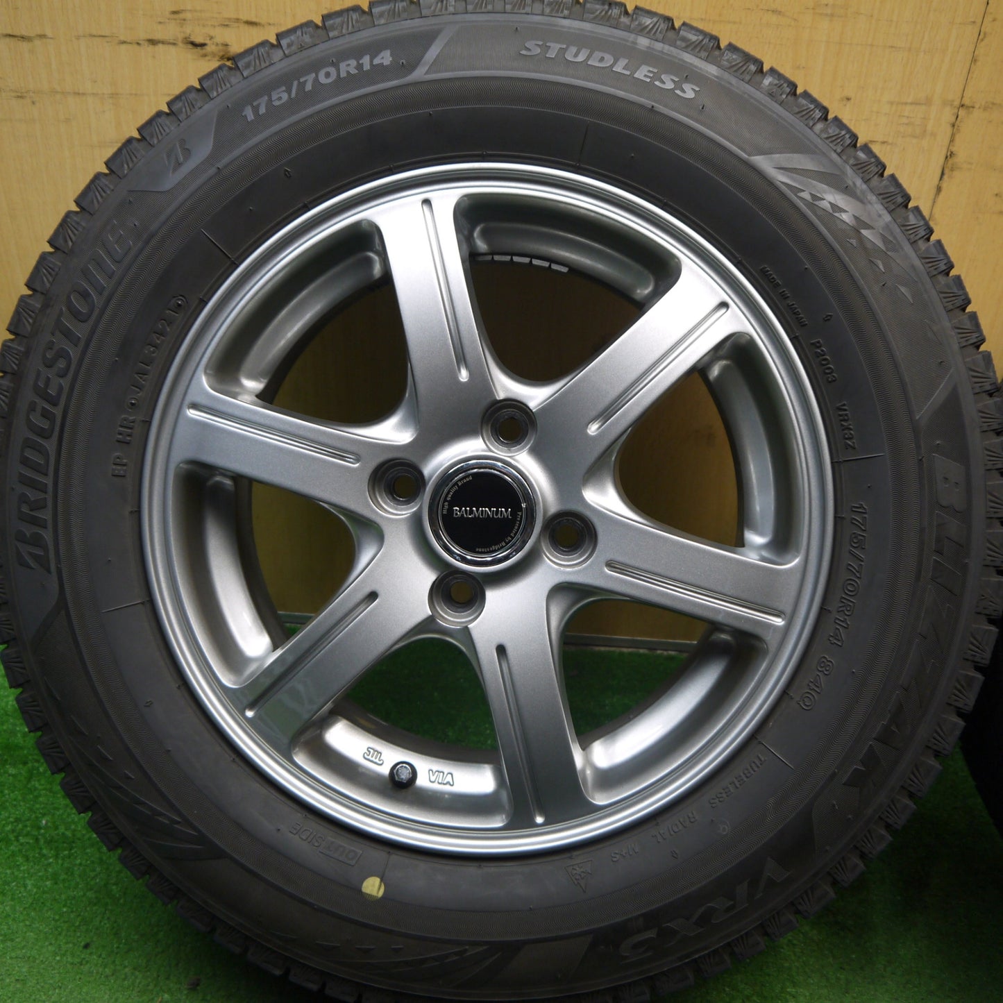 キレイ!21年★スタッドレス 175/70R14 ブリヂストン ブリザック VRX3 BALMINUM バルミナ 14インチ PCD100/4H★5061107Hス