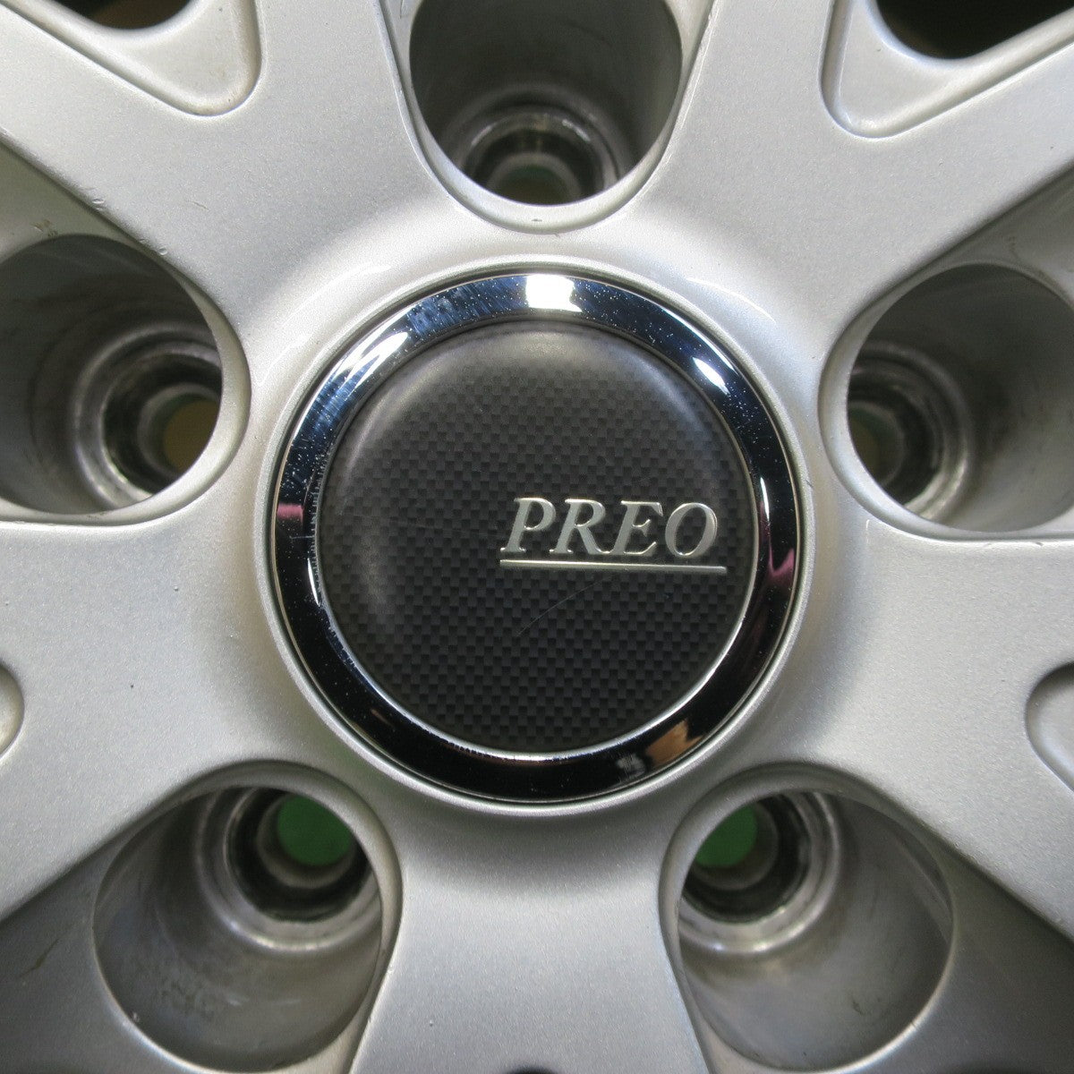 バリ溝!24年!キレイ!ほぼ10分★スタッドレス 225/60R17 ブリヂストン ブリザック VRX3 PREO プレオ 17インチ PCD114.3/5H★5082108イス