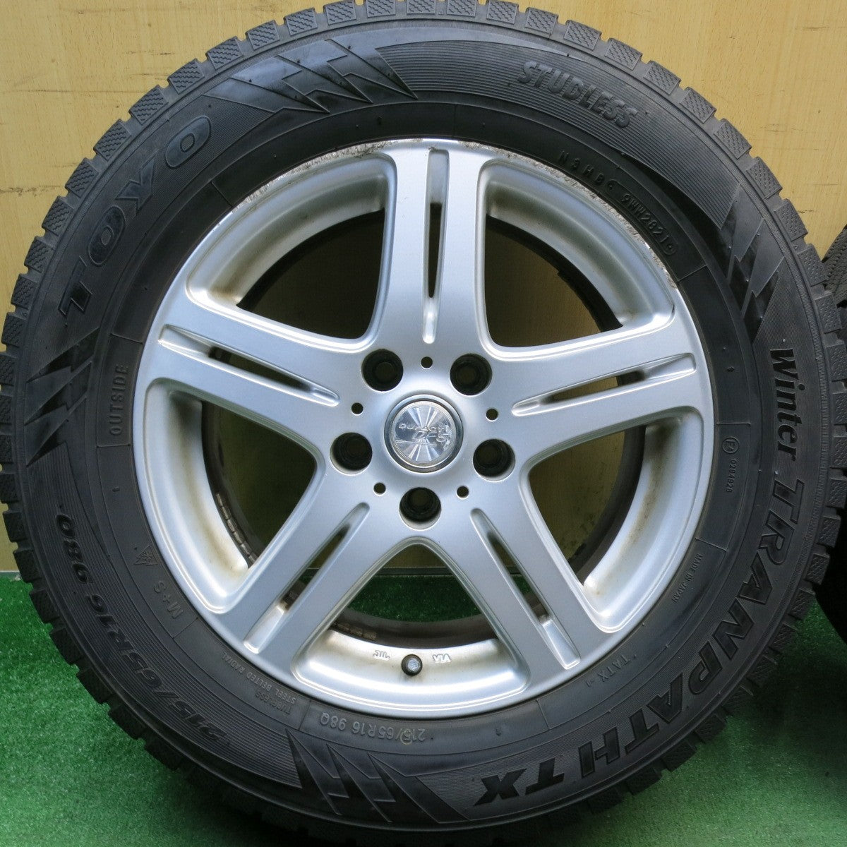 バリ溝!9分◎スタッドレス 215/65R16 トーヨー ウインター トランパス TX DUFACT DF5 デュファクト 16インチ PCD114.3/5H◎6101511HAス
