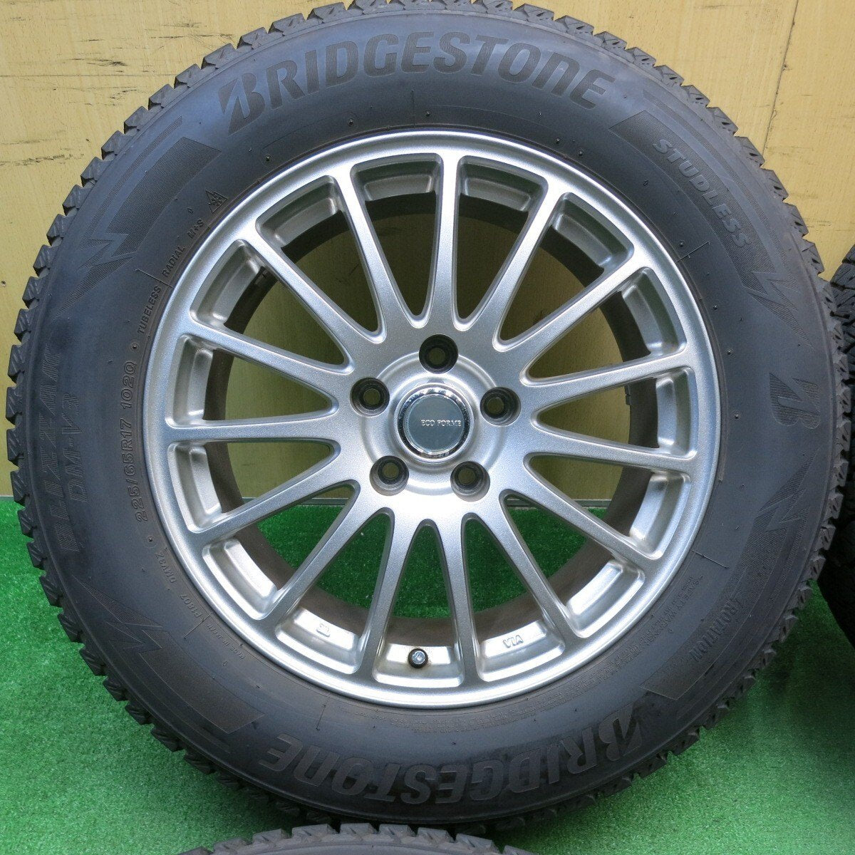 キレイ!21年★スタッドレス 225/65R17 ブリヂストン ブリザック DM-V3 ECO FORME エコフォルム 17インチ PCD114.3/5H★5031604TNス