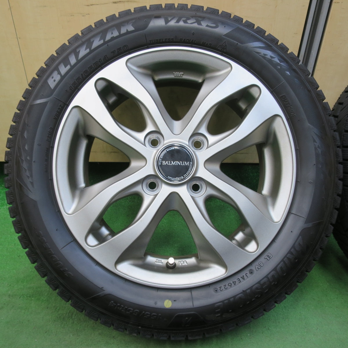 バリ溝!22年!キレイ!ほぼ10分★スタッドレス 155/65R14 ブリヂストン ブリザック VRX3 BALMINUM バルミナ 14インチ PCD100/4H★5042504イス