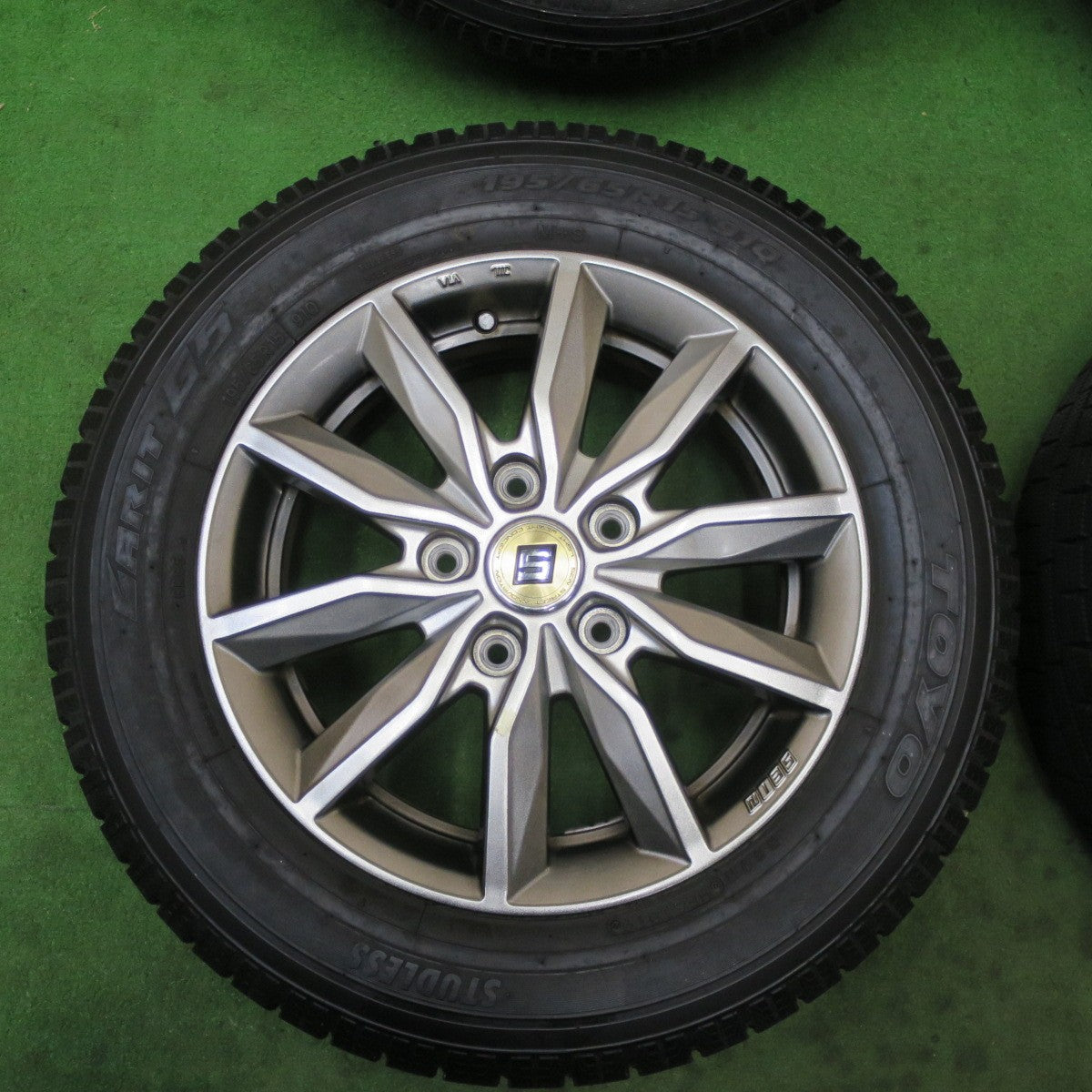 バリ溝!キレイ!9.5分★スタッドレス 195/65R15 トーヨー ガリット G5 SEIN ザイン 15インチ PCD114.3/5H★5091702TTス