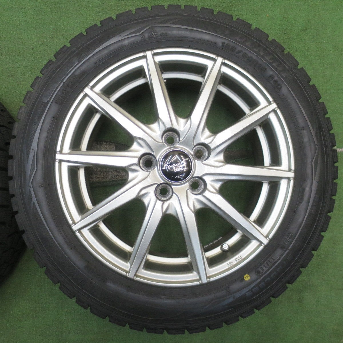 バリ溝!9.5分★シエンタ 等 185/60R15 スタッドレス ダンロップ ウインターマックス WM01 Euro-S Stream MiD 15インチ PCD100/5H★5093005NJス