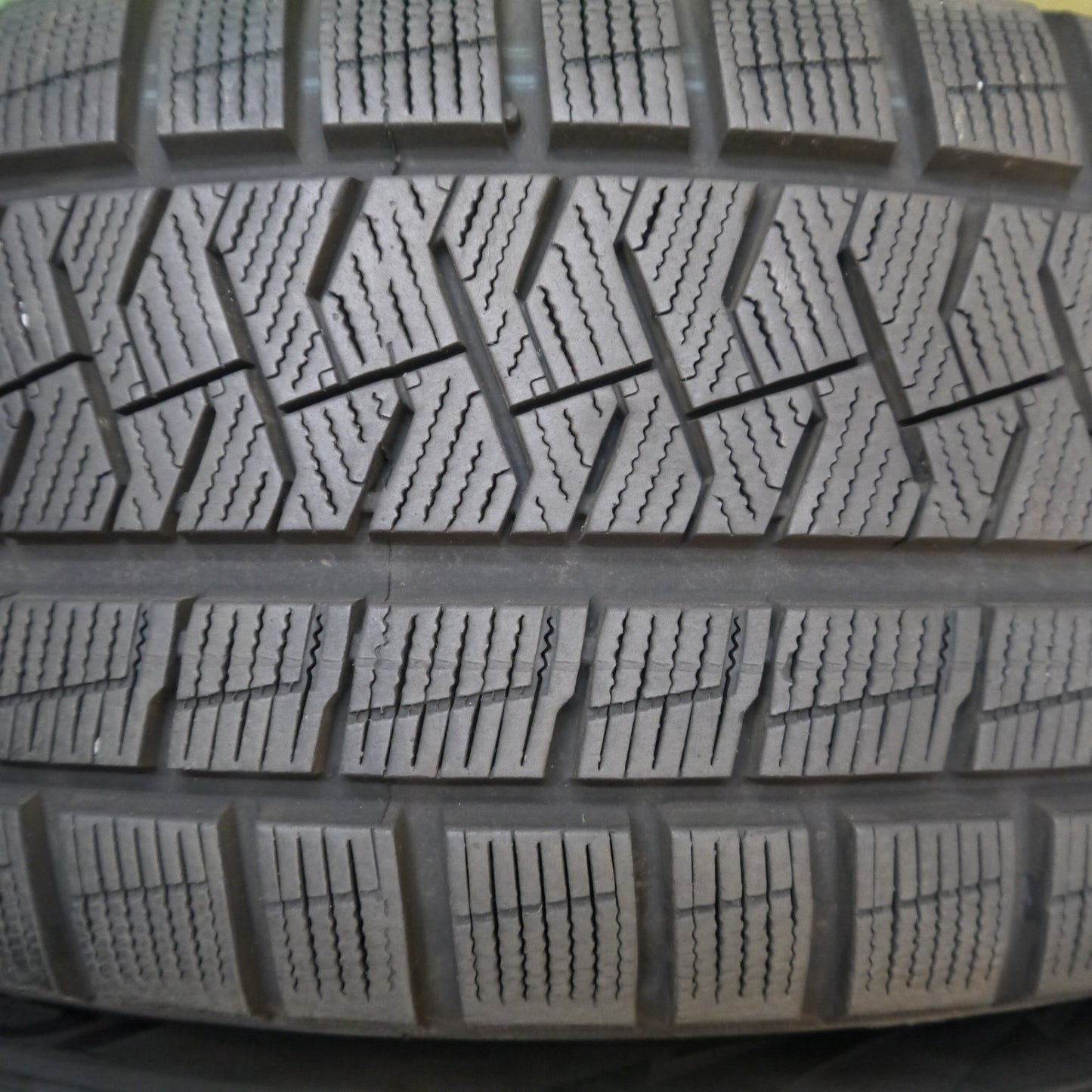 バリ溝!キレイ!9分★ベンツ W205 Cクラス 純正 225/50R17 スタッドレス ピレリ アイスアシンメトリコ 17インチ PCD112/5H★5040909Hス