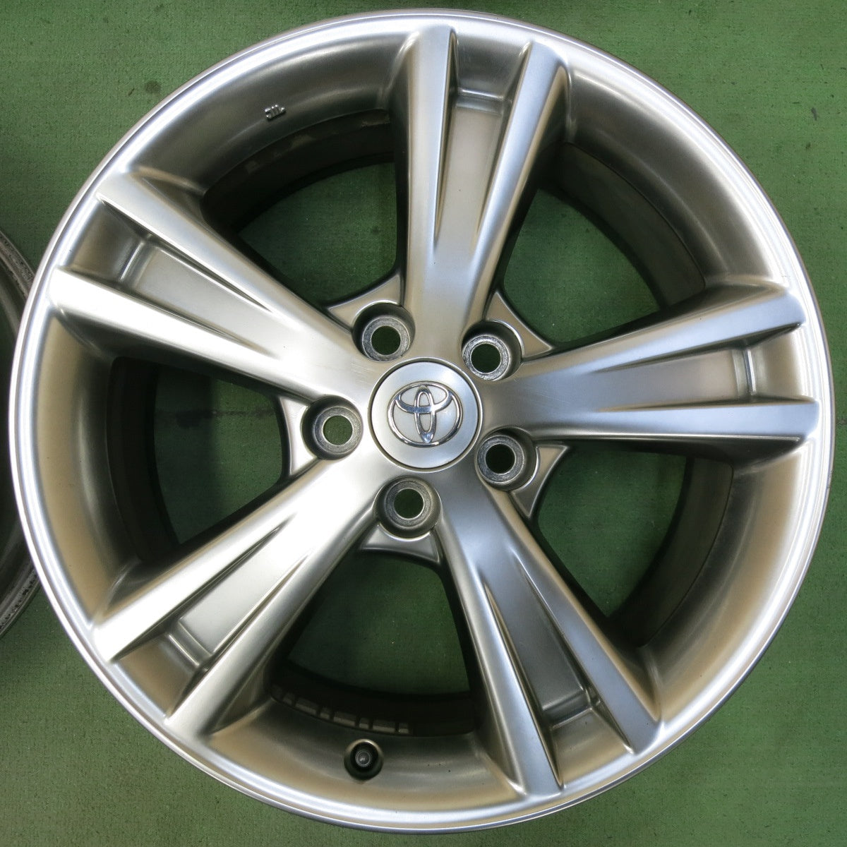 4本価格★トヨタ 30系 ハリアー 純正 ホイール 18インチ 18×7J PCD114.3/5H★5052104SYホ