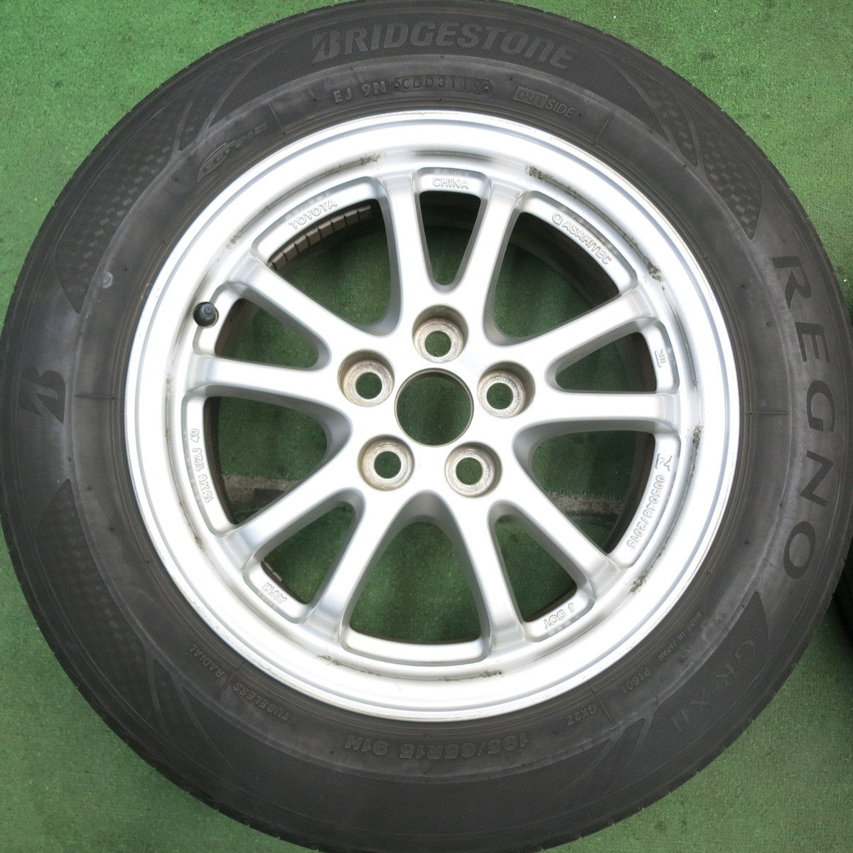 4本価格★トヨタ 30系 プリウス 純正 195/65R15 ブリヂストン レグノ GR-XI 15インチ PCD100/5H★5080912HAノ