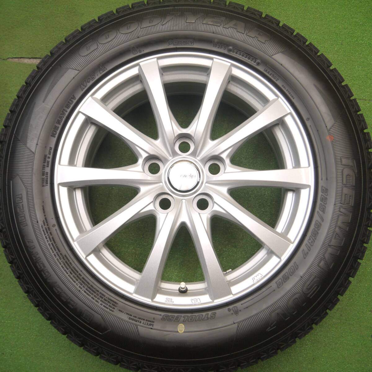 超バリ溝!23年!キレイ!ほぼ10分★40系 アルファード 等 225/65R17 スタッドレス グッドイヤー アイスナビ SUV ravrion RS01 ラブリオン 17インチ PCD120/5H★5030312Hス
