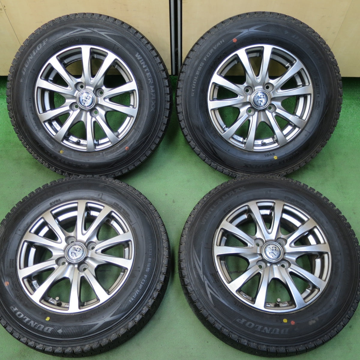 バリ溝!キレイ!9.5分以上★スタッドレス 155R13 6PR ダンロップ ウインターマックス SV01 T.R.G. TRG 13インチ PCD100/4H★5080101TTス