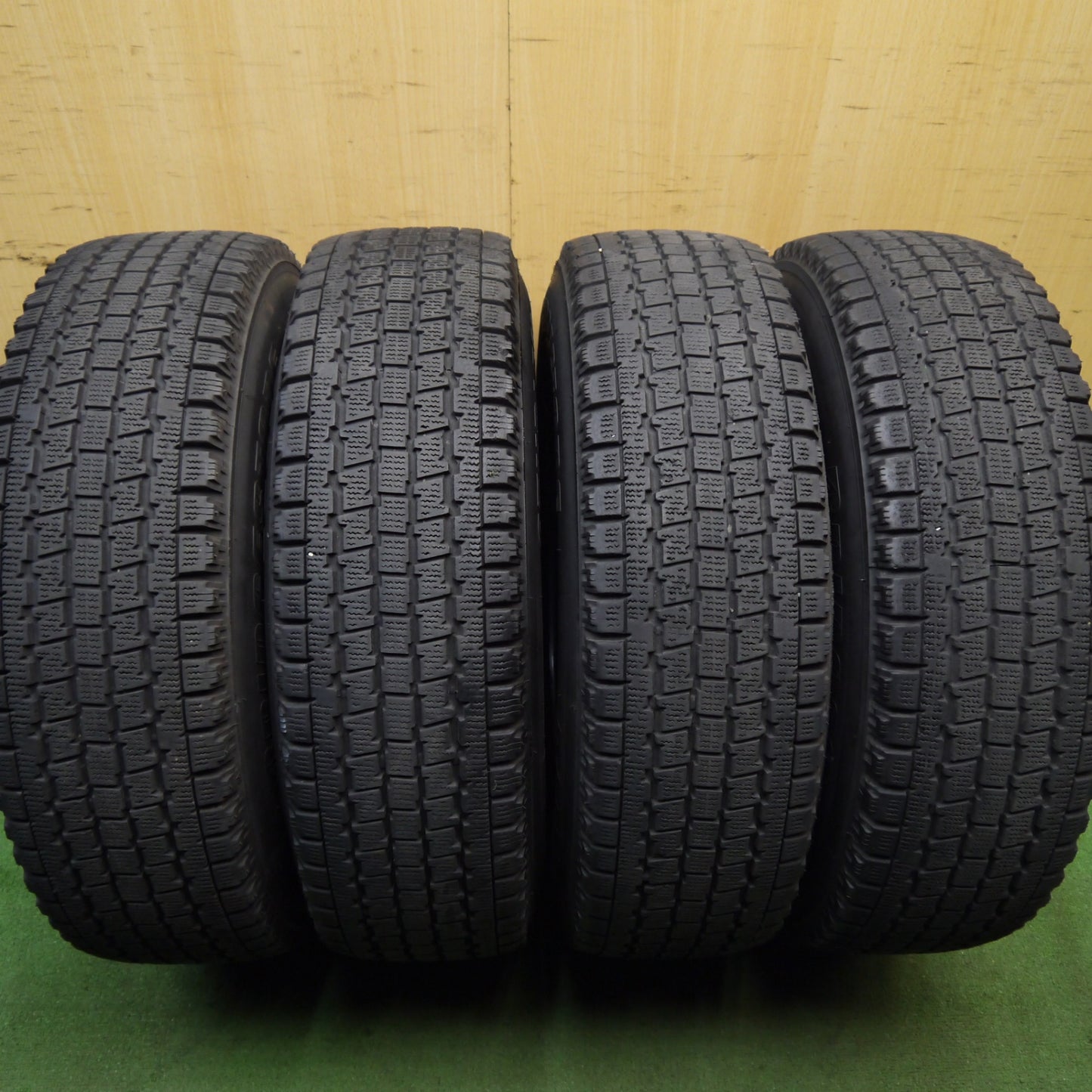 4本価格★トヨタ ハイエース 純正 スチール 195/80R15 107/105L スタッドレス ブリヂストン ブリザック REVO 969 15インチ PCD139.7/6H★5070106Hス